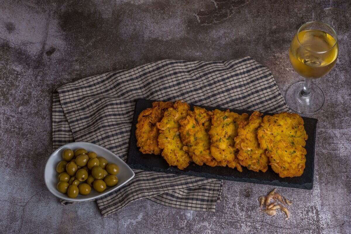 What to eat in Andalusia: tortillitas de camarón