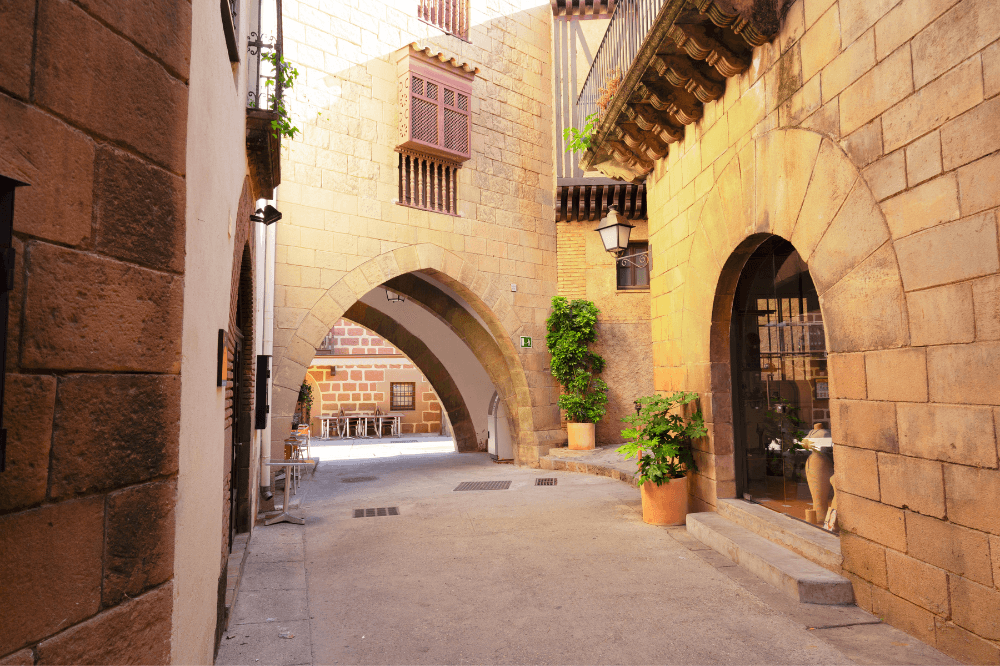 poble-espanyol-with-kids