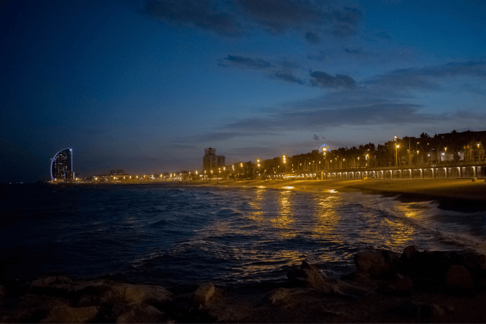 barceloneta-at-night