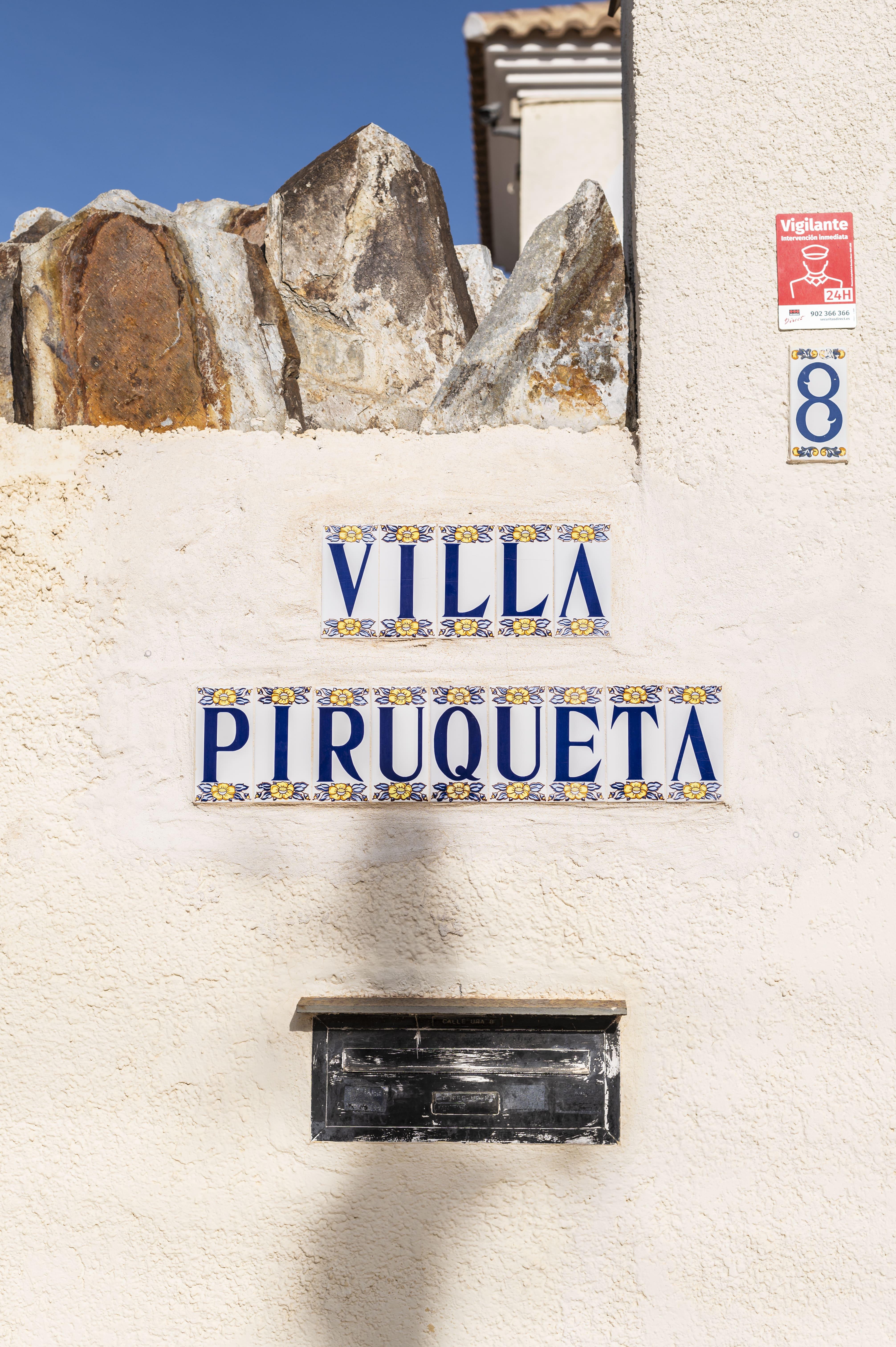 Villa Piruqueta: Mediterranean Dining with Poolside Views in Albir, Alicante